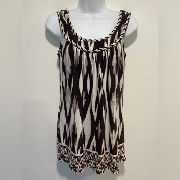 Brown, patterned top - Picture 1 of 6